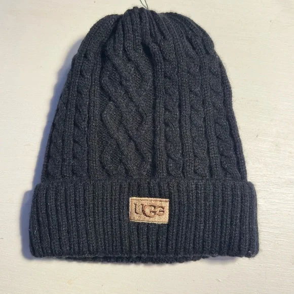 UGG Men's Black Knit Beanie Unisex - Picture 1 of 8